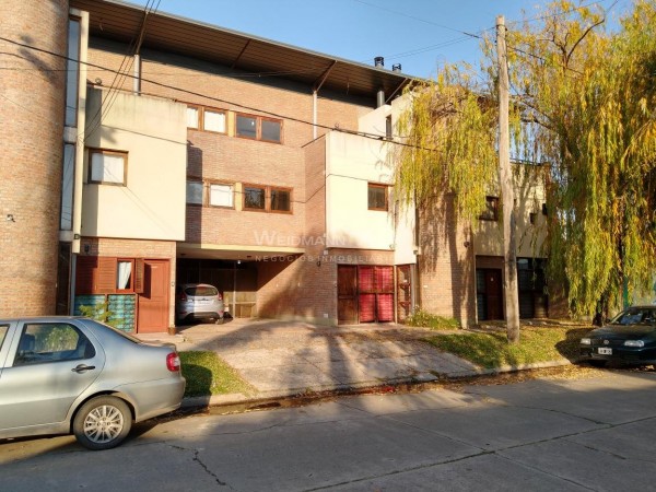 DEPARTAMENTO EN DÚPLEX, EN VENTA - CONDOMINIO PIEDRAS I