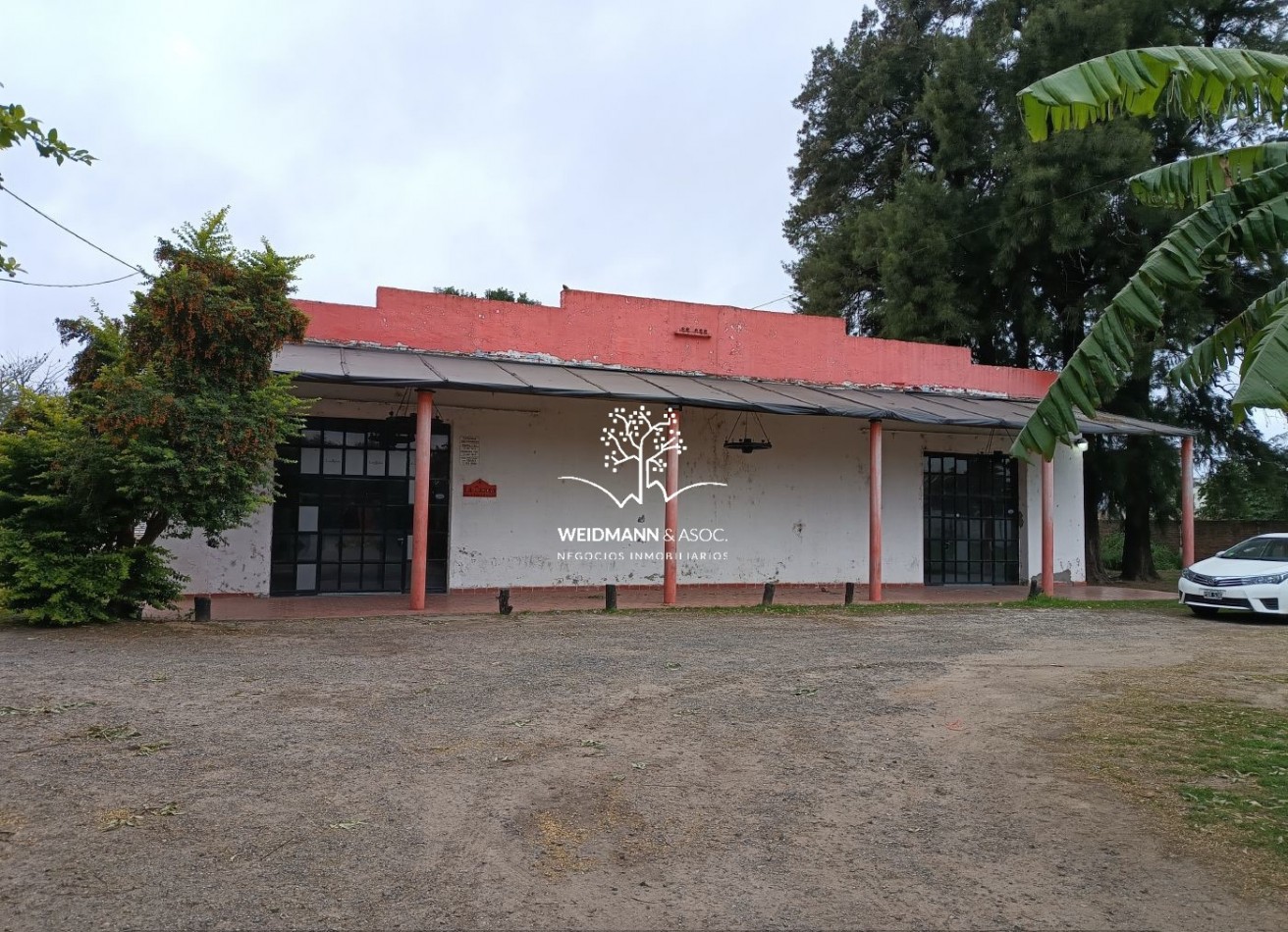 Complejo con gran terreno, multiples usos