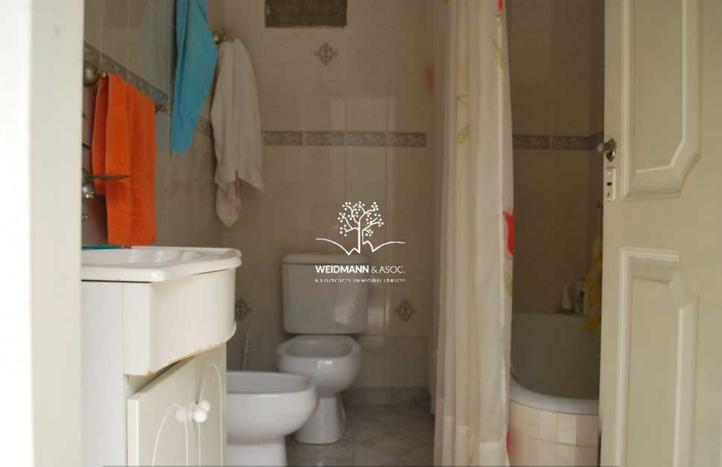 Casa en venta, Barrio Constituyente, posibilidad destino comercial o profesional