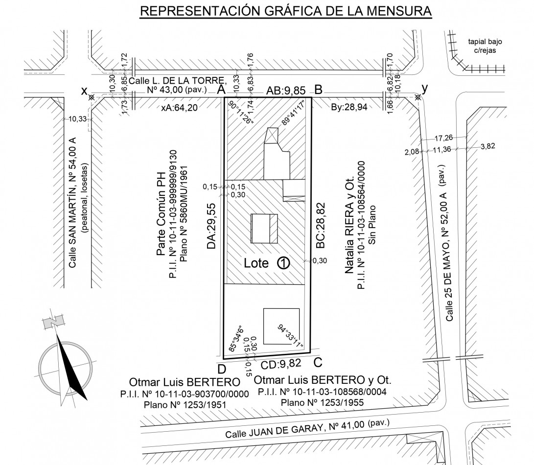 Casa centrica con dos locales comerciales en venta, a media cuadra de la peatonal. Ideal p/inversion.