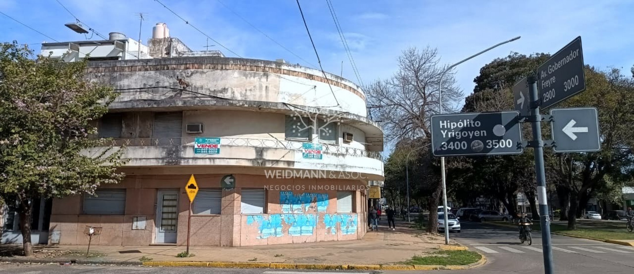 Casa en venta, PH en esquina, Hipolito Yrigoyen y Avenida Freyre