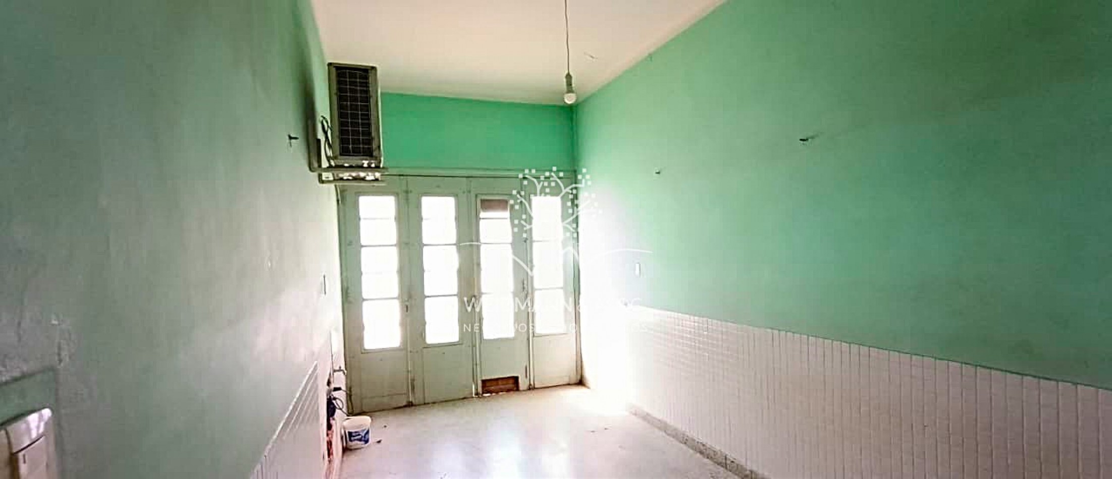 Casa en venta, PH en esquina, Hipolito Yrigoyen y Avenida Freyre