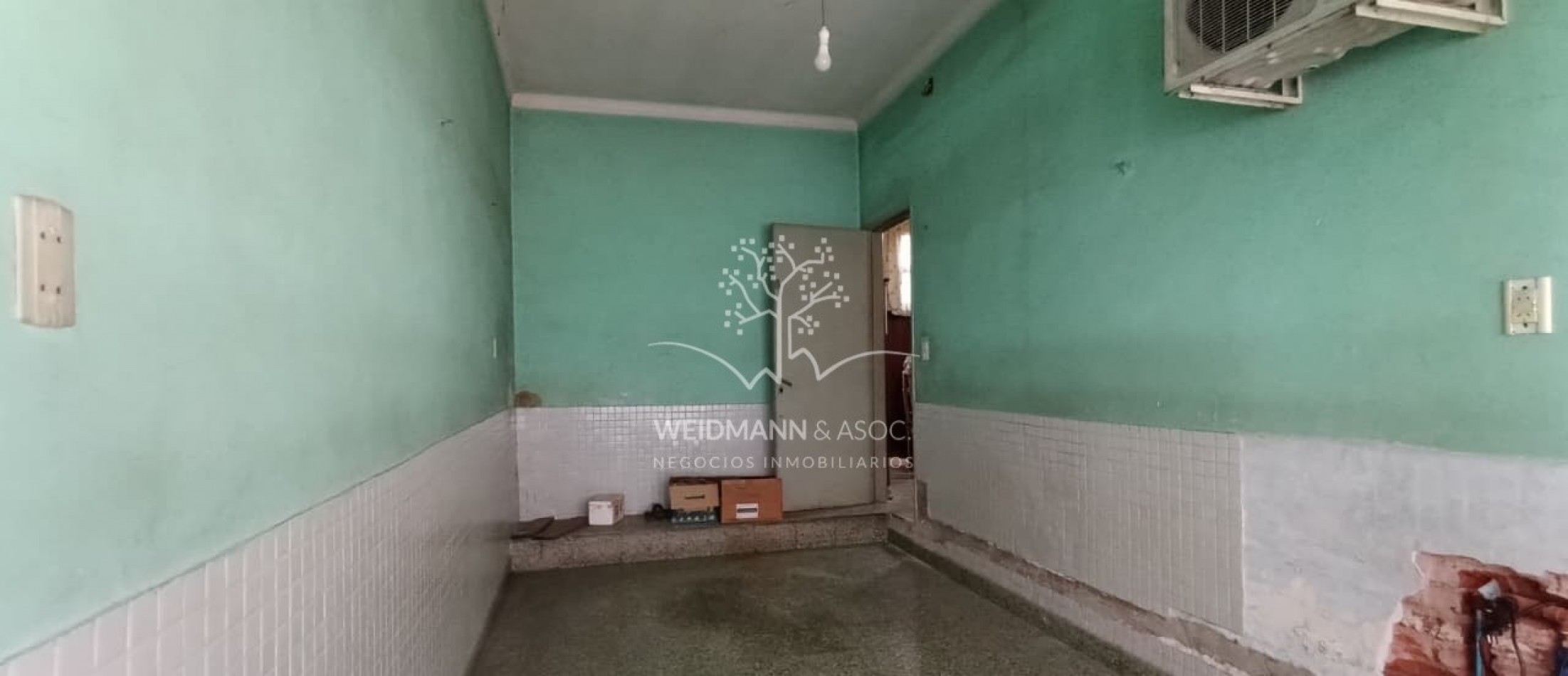 Casa en venta, PH en esquina, Hipolito Yrigoyen y Avenida Freyre