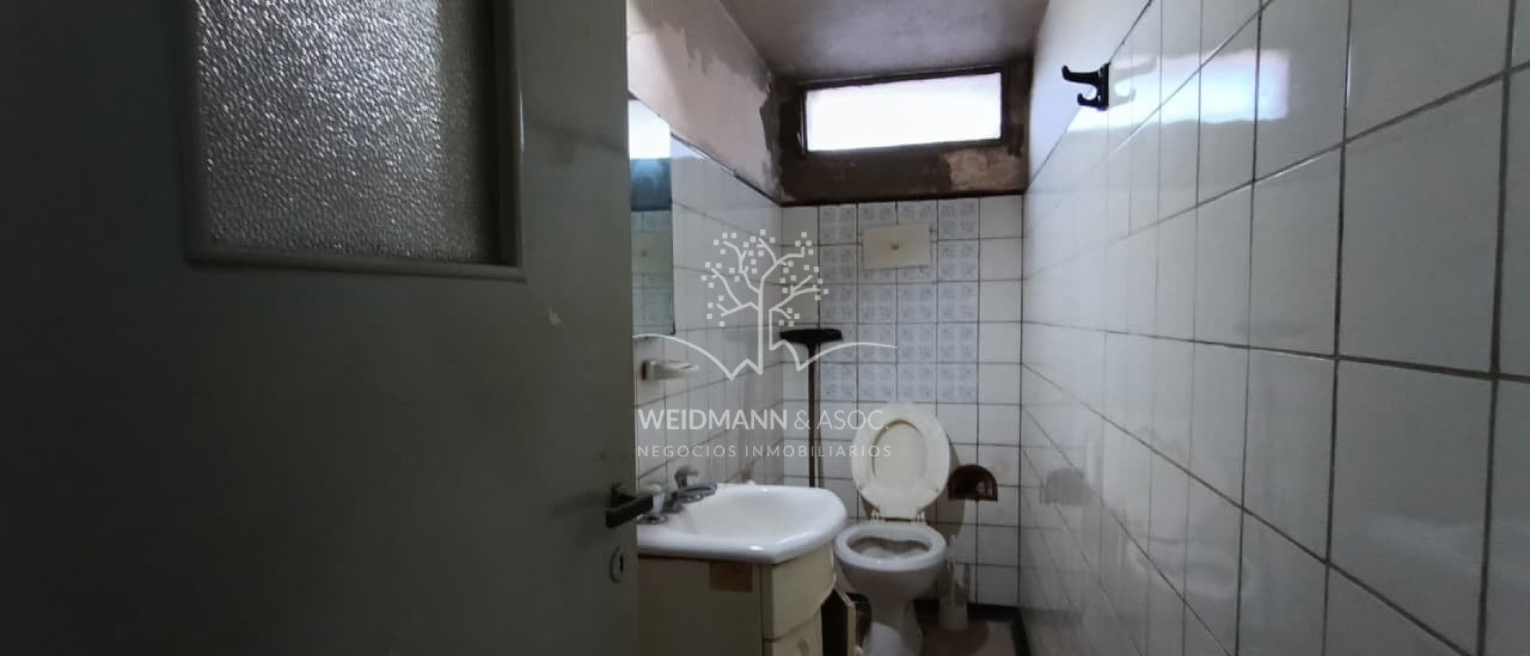 Casa en venta, PH en esquina, Hipolito Yrigoyen y Avenida Freyre