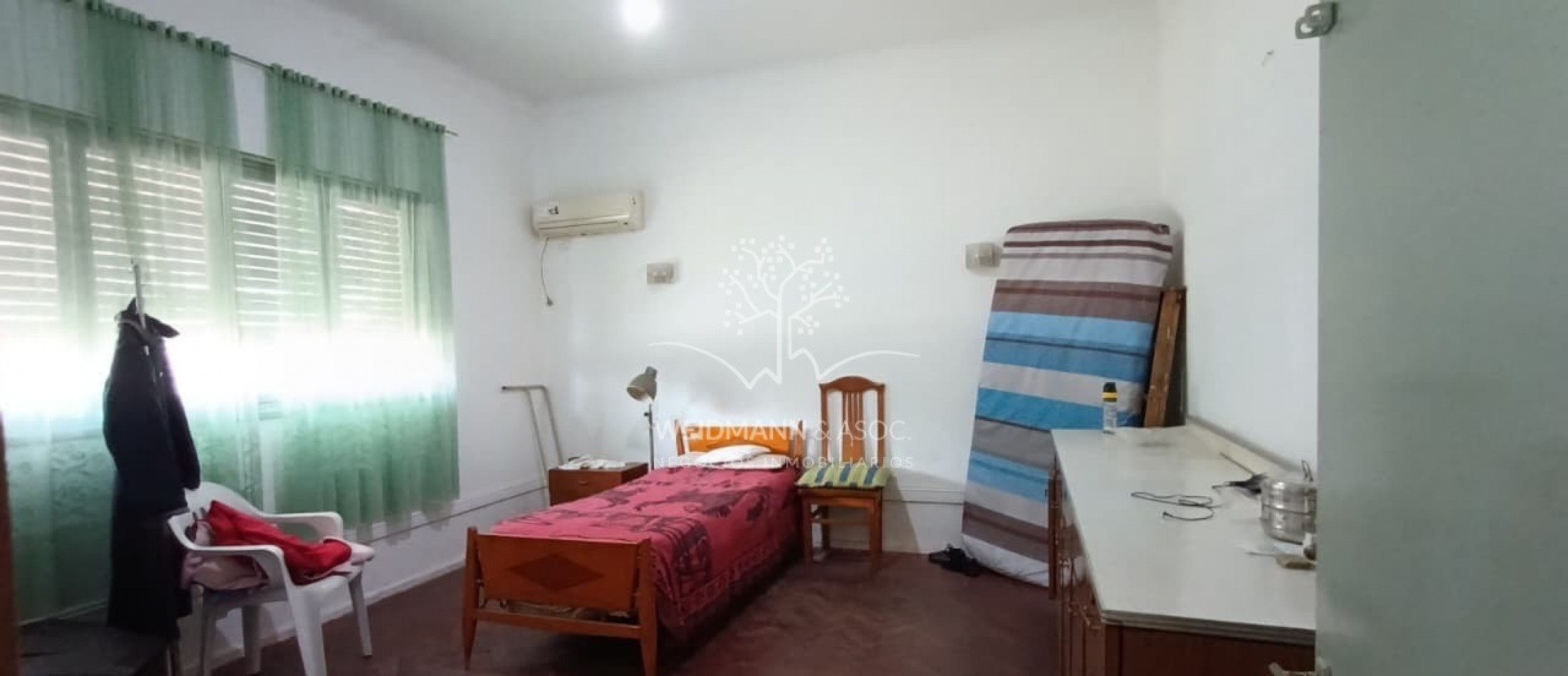 Casa en venta, PH en esquina, Hipolito Yrigoyen y Avenida Freyre