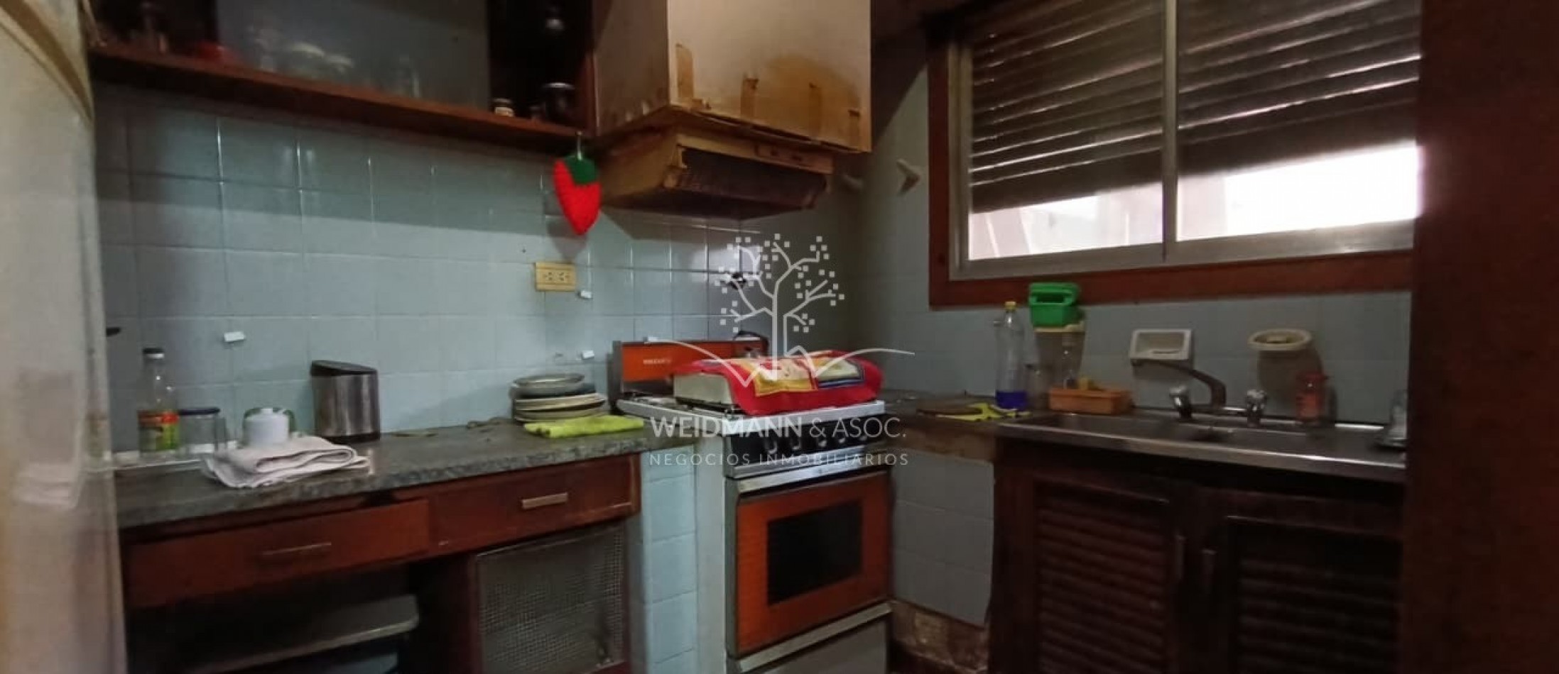 Casa en venta, PH en esquina, Hipolito Yrigoyen y Avenida Freyre