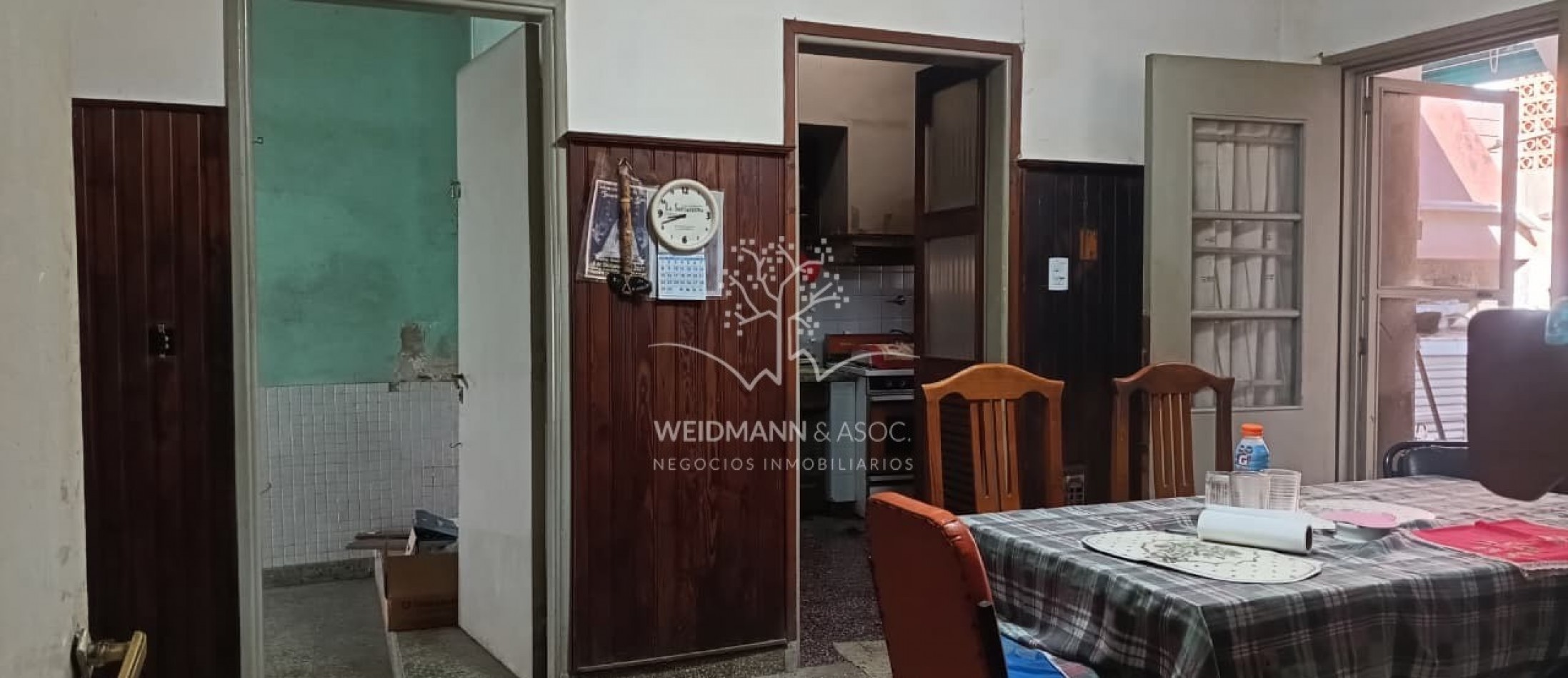 Casa en venta, PH en esquina, Hipolito Yrigoyen y Avenida Freyre