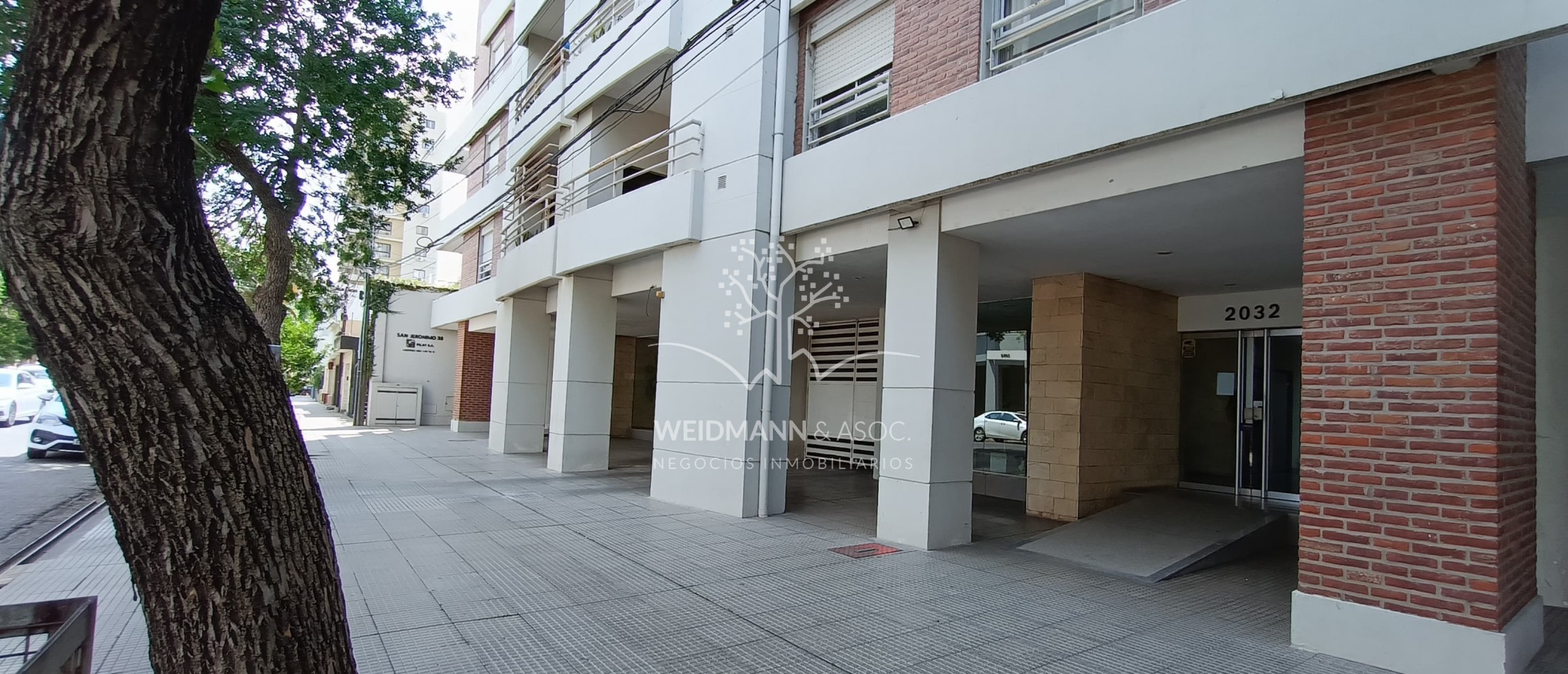 Departamento de 2 dormitorios al frente en venta, Santa Fe