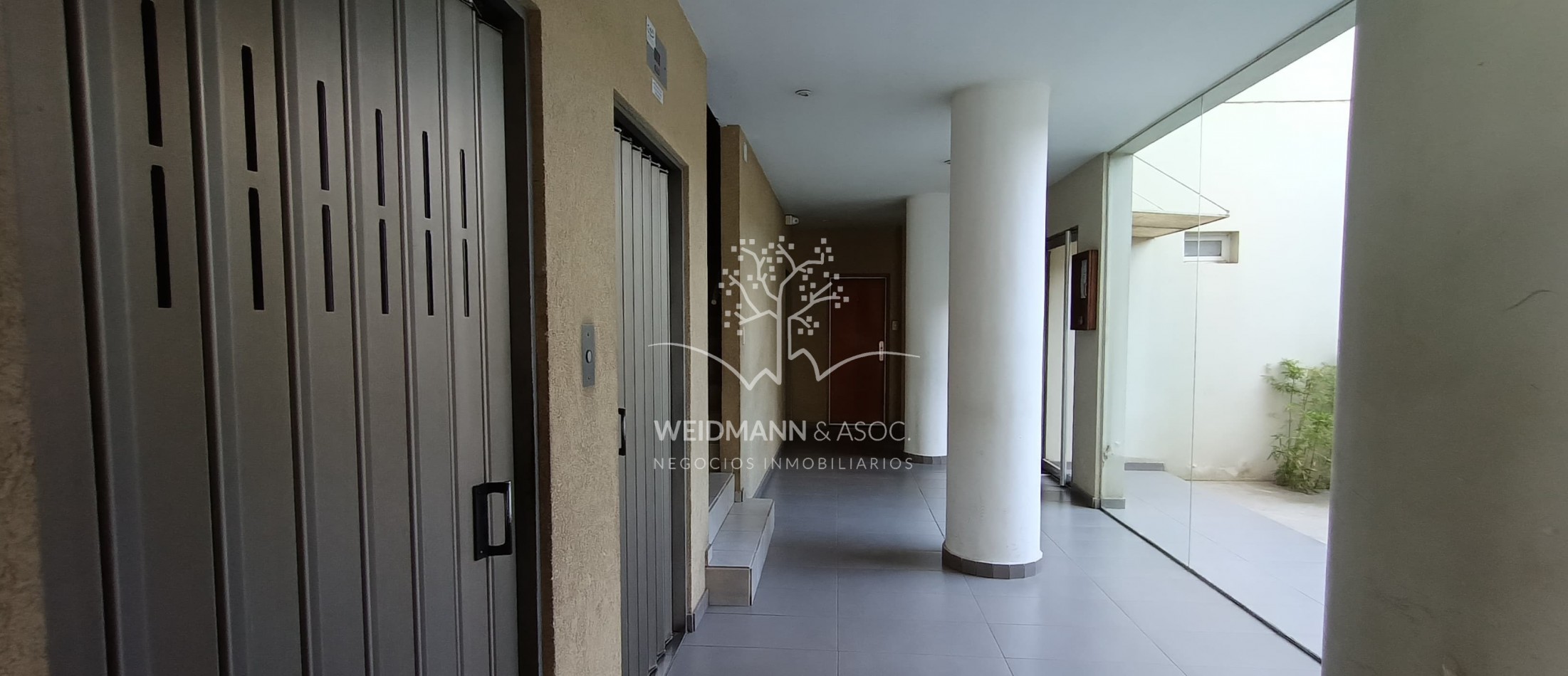 Departamento de 2 dormitorios al frente en venta, Santa Fe