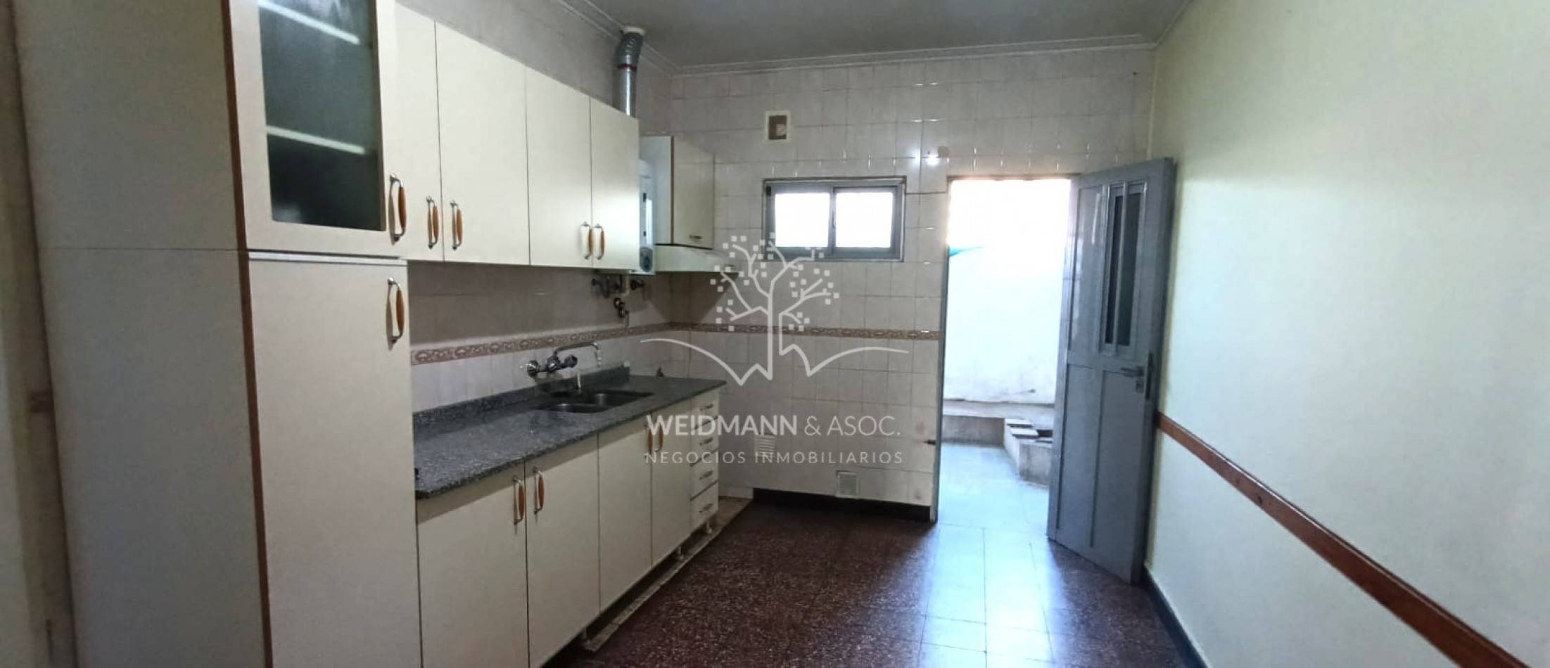 Casa de 2 dormitorios con amplio sector adicional en alquiler, Santa Fe