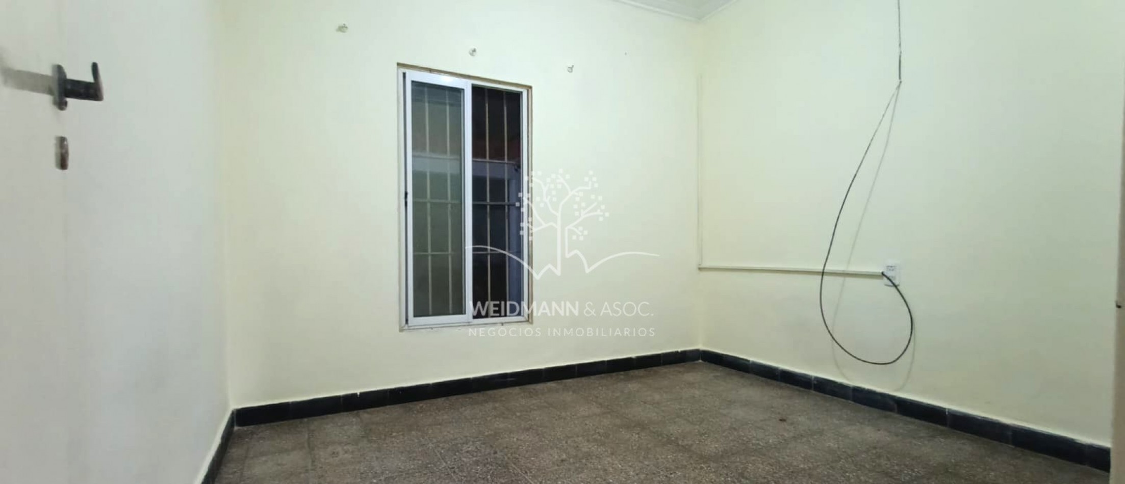 Casa de 2 dormitorios con amplio sector adicional en alquiler, Santa Fe