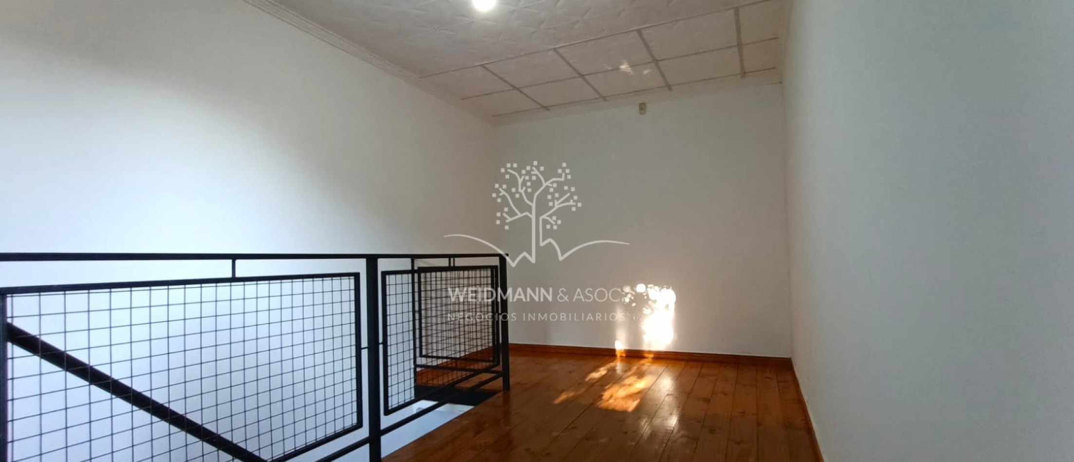 Casa de 2 dormitorios con amplio sector adicional en alquiler, Santa Fe