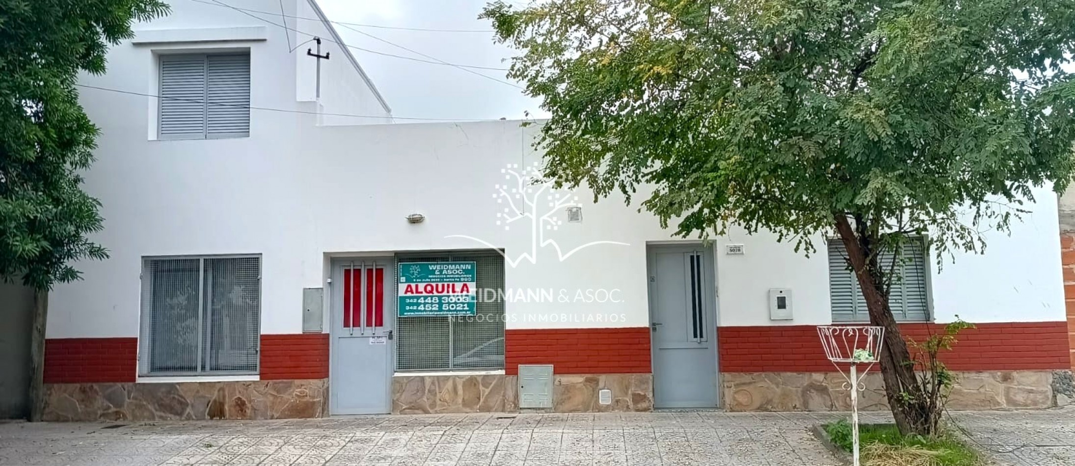 Casa de 2 dormitorios con amplio sector adicional en alquiler, Santa Fe