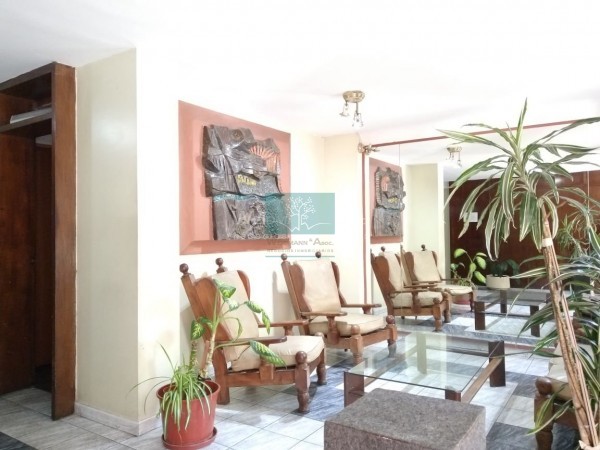 DEPARTAMENTO EN VENTA AL FRENTE CON COCHERA