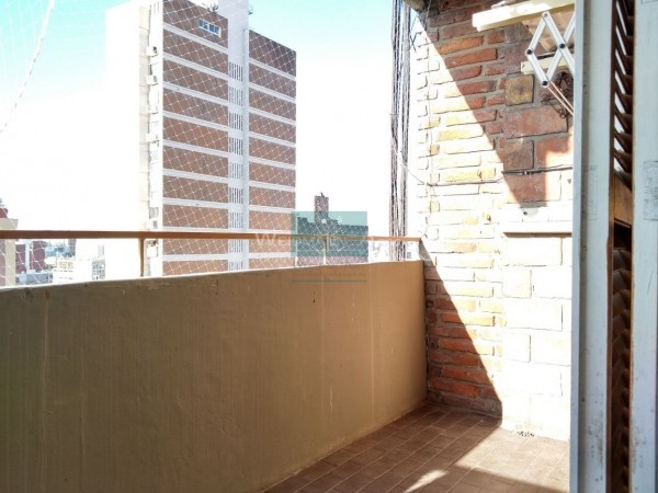 DEPARTAMENTO EN VENTA AL FRENTE CON COCHERA