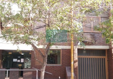 DEPARTAMENTO EN VENTA AL FRENTE CON COCHERA